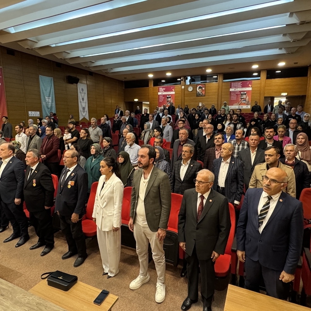 Konya'da şehitlere saygı gecesi düzenlendi