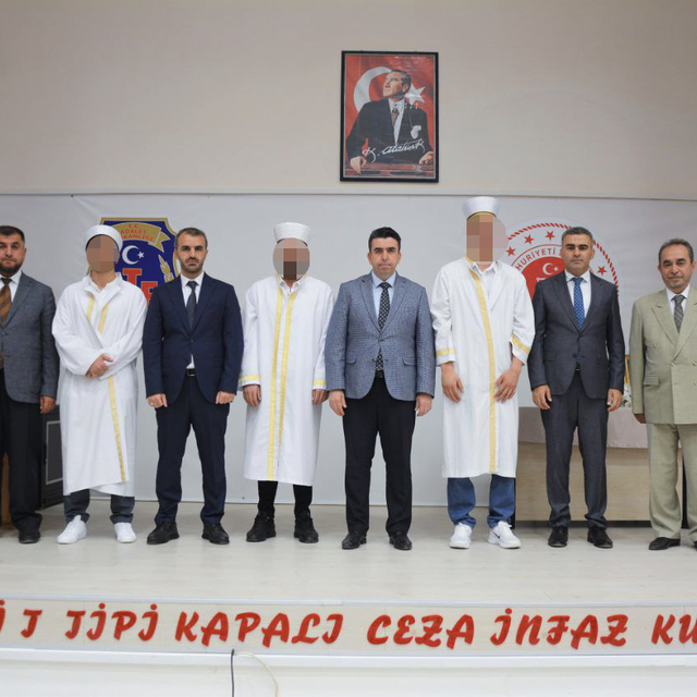 Konya'da cezaevinde hafız olan 3 hükümlü için icazet töreni yapıldı