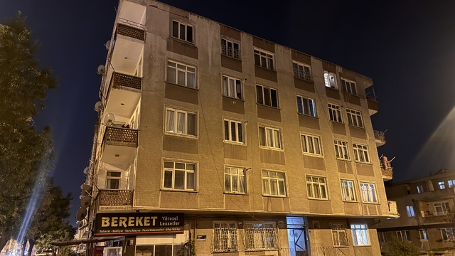 Kayseri'de bir binada zemindeki seramiklerin patlaması paniğe neden oldu