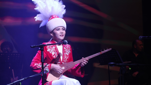 15. Kocaeli Kitap Fuarı kapsamında "Altaylardan Tuna'ya: Müzik Birleştirir" konseri düzenlendi