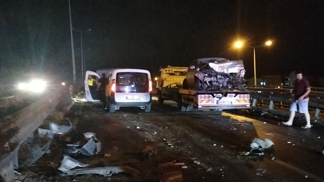 Manavgat'ta tırla otomobilin çarpıştığı kazada 1 kişi yaralandı