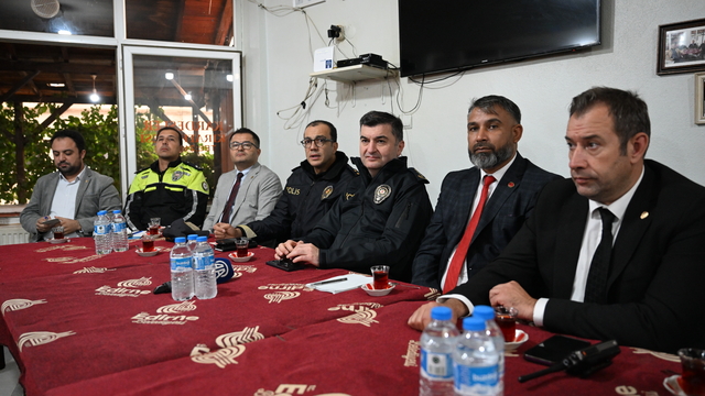 Edirne Emniyet Müdürü Ayhan, Çavuşbey Mahallesi'nde vatandaşlarla bir araya geldi