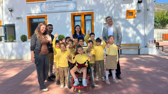 Tedavisi tamamlanan SMA'lı Defne'nin okul heyecanı