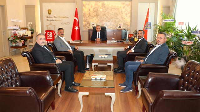 Sivas Ticaret Borsası üyelerinden İl Emniyet Müdürü Alaağaçlı'ya "hayırlı olsun" ziyareti