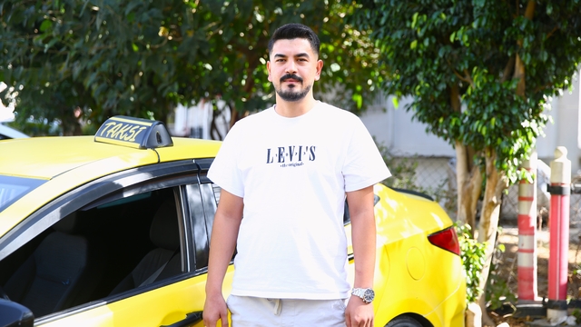 Adana'da hamile kadın takside doğum yaptı