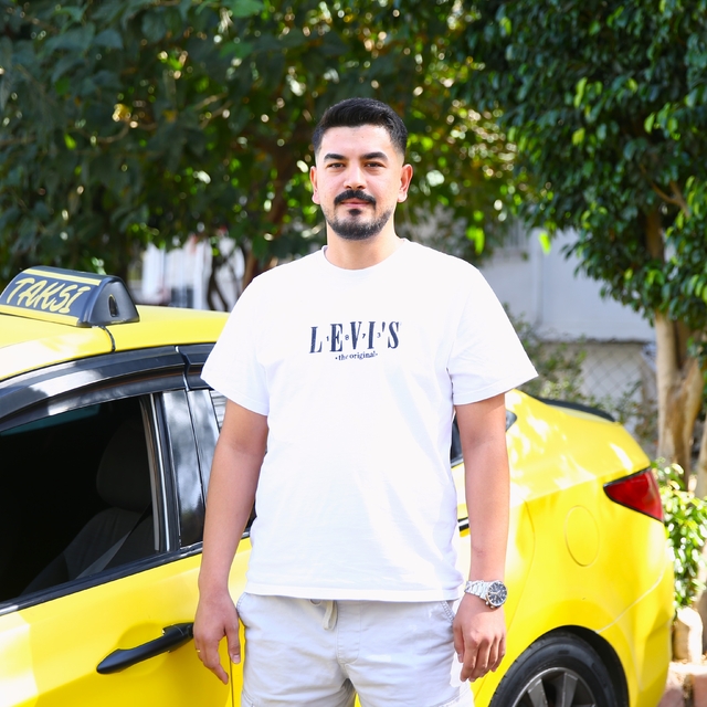 Adana'da hamile kadın takside doğum yaptı