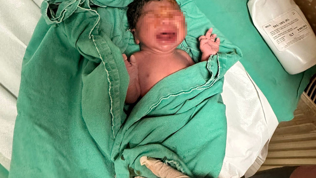 'Yesen' bebek takside doğdu