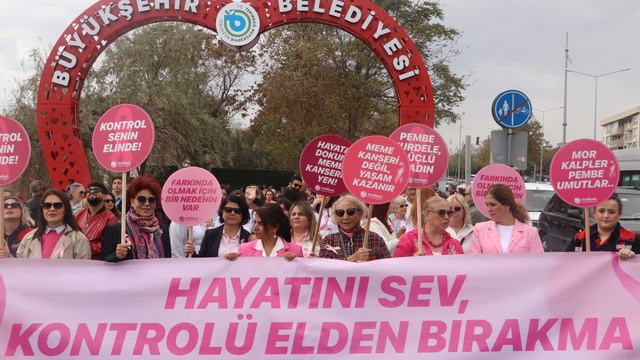 Tekirdağ'da "Meme Kanseri Farkındalık Yürüyüşü" düzenlendi