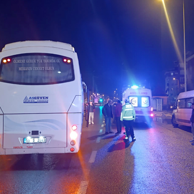 Tekirdağ'da işçi servisinin çarptığı yaya ağır yaralandı
