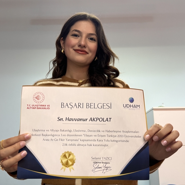 Üniversite öğrencilerinin çevre dostu ulaşım aracı ödül getirdi