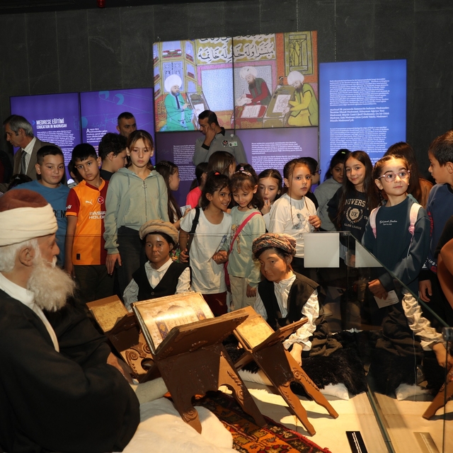 Samsun'da "Müzelerimizi Geziyorum, Tarihimizi Öğreniyorum Projesi" devam ed...