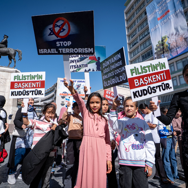 AK Parti Altındağ Gençlik Kolları üyeleri İsrail'in Gazze'ye yönelik soykır...