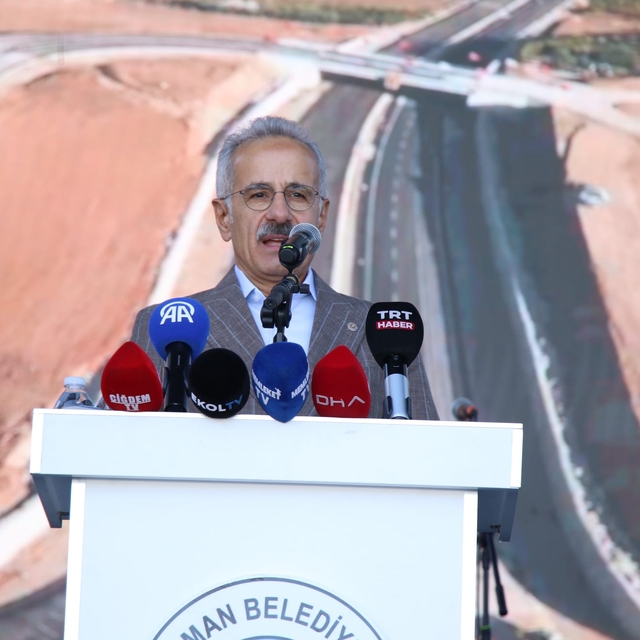 Bakan Uraloğlu: Yaptığımız her yol, Kaman'ın cevizini dünyaya taşıyan bir b...