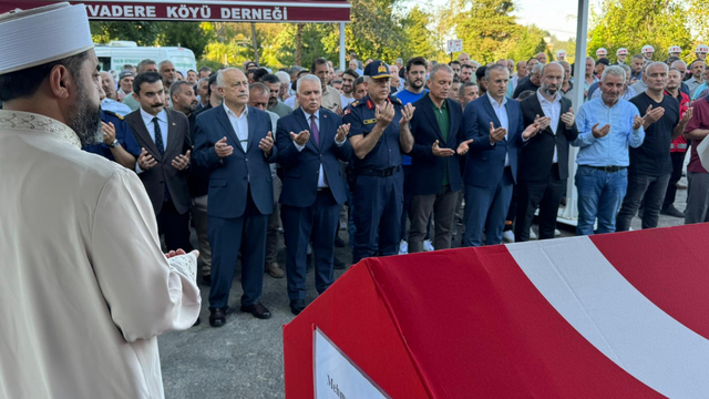 Kıbrıs gazisi, Trabzon'da son yolculuğuna uğurlandı