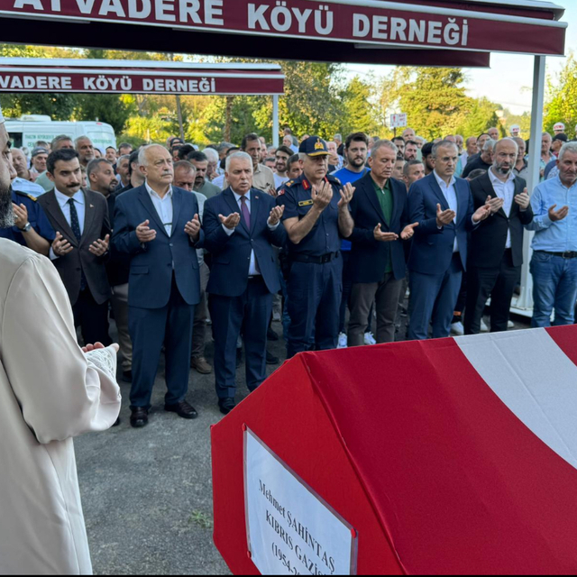 Kıbrıs gazisi, Trabzon'da son yolculuğuna uğurlandı