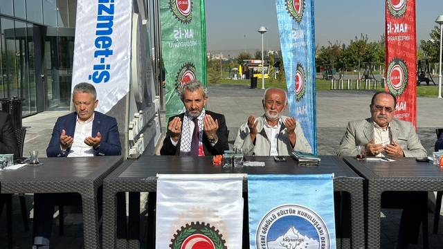 Kayseri'de bazı sivil toplum kuruluşları Gazze için toplandı