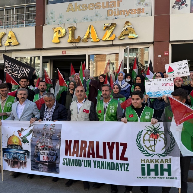 Hakkari ve Bitlis'te İsrail'in Küresel Sumud Filosu'na saldırıları protesto...