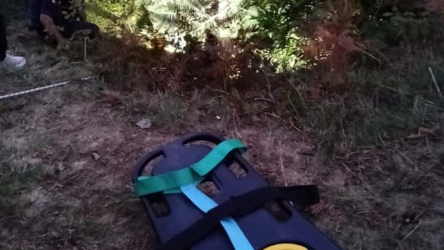 Ot biçen baba- oğul uçuruma düştü; polis memuru oğul öldü, baba yaralandı