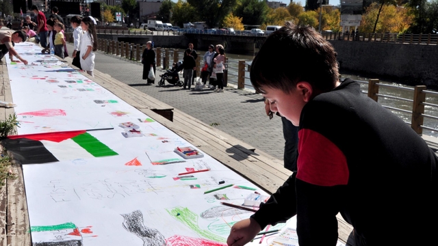 Kars ve Iğdır'da çocuklar, Filistinli akranları için çizdi