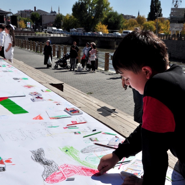 Kars ve Iğdır'da çocuklar, Filistinli akranları için çizdi