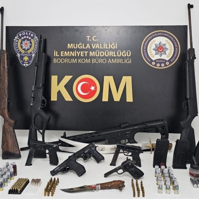 Muğla'da silah kaçakçılığı operasyonunda yakalanan 4 şüpheli tutuklandı