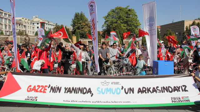 Kayseri'de bisikletliler Küresel Sumud Filosu'na destek için pedal çevirdi