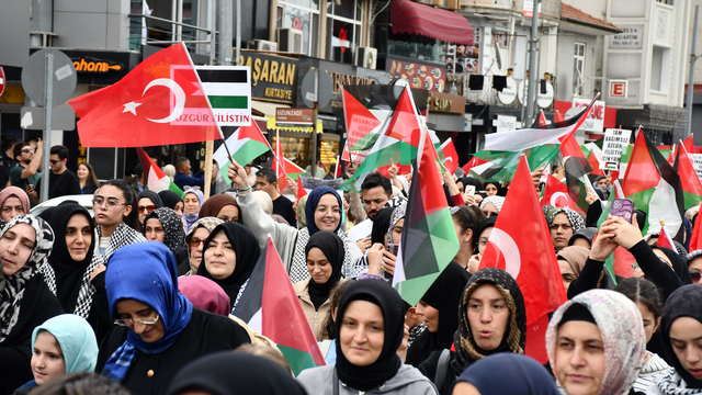 Düzce'de Küresel Sumud Filosu'na destek yürüyüş düzenlendi
