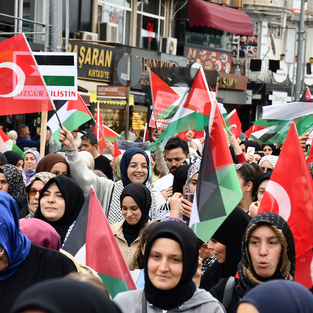 Düzce'de Küresel Sumud Filosu'na destek yürüyüş düzenlendi