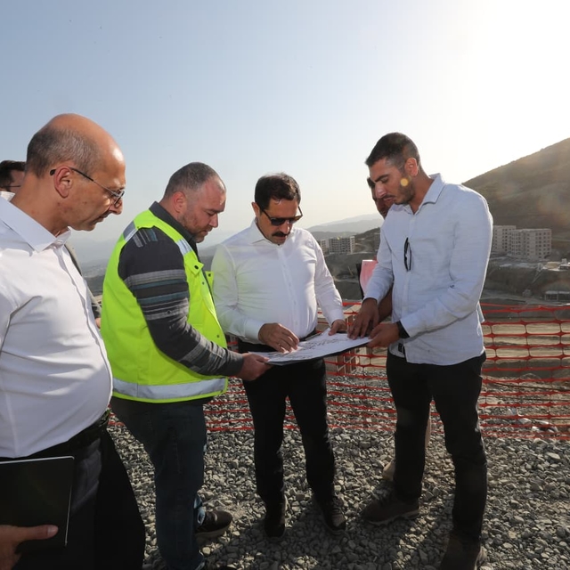 Hatay'da afet konutları ve ticaret merkezlerinin yapımı sürüyor