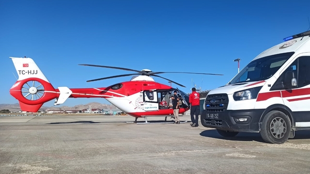 Van'da tedavi altındaki bebek ambulans uçakla İstanbul'a sevk edildi