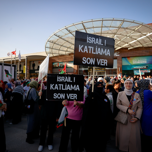 İsrail'in Gazze ve Küresel Sumud Filosu'na saldırıları protesto edildi