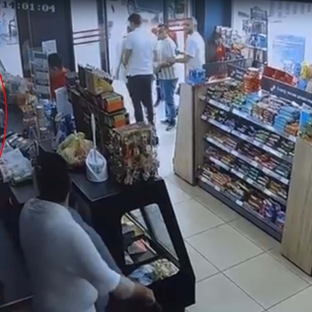 Eski eşi ile onun yanındaki kişiyi bıçaklayıp, kaçtı (2)