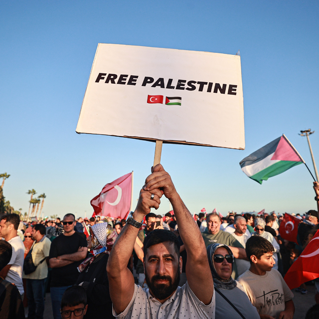 Mersin ve Hatay'da Küresel Sumud Filosu'na destek etkinlikleri düzenlendi