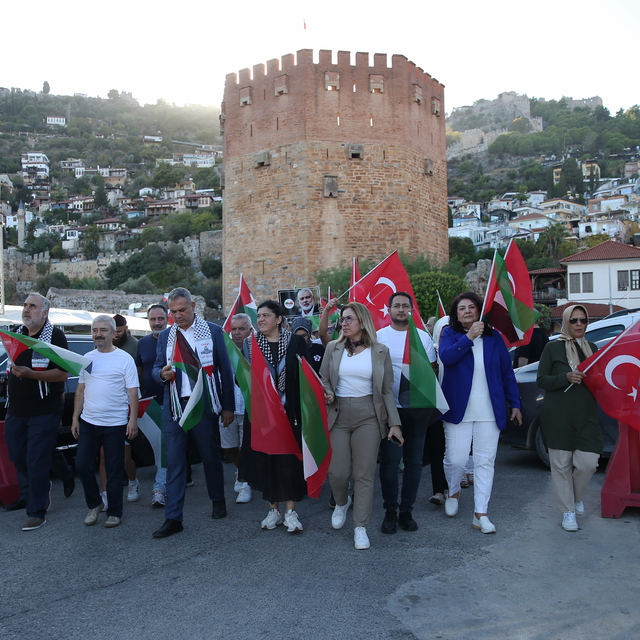 Antalya ve ilçelerinde  "Gazze Kararlılık Yürüyüşü" düzenlendi