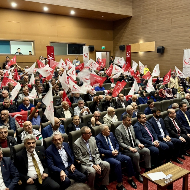 Saadet Partisi Genel Başkanı Arıkan, Kırşehir'de partisinin il kongresine k...