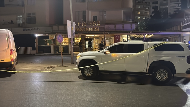 Adana'da pastaneye pimi çekilmemiş el bombası atan şüpheli yakalandı