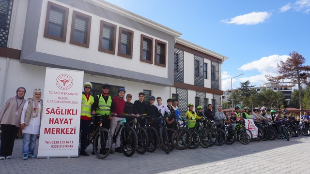 Bilecik'te Alzheimer farkındalığı için bisiklet sürüşü düzenlendi