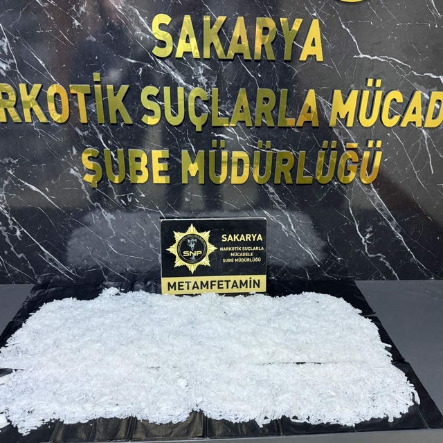Sakarya'da uyuşturucu operasyonunda yakalanan 2 kişi tutuklandı