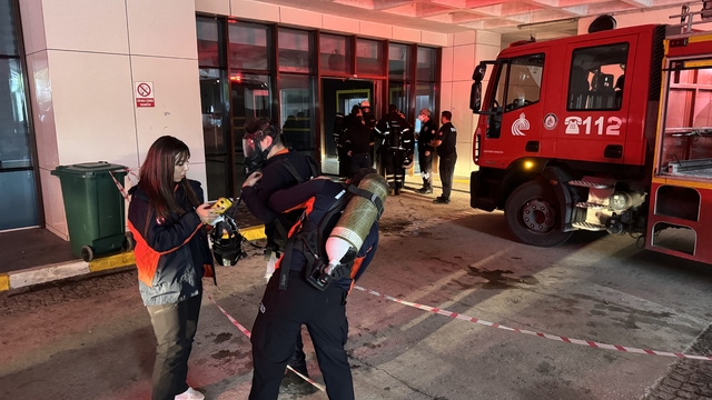 Edirne'de hastanede çıkan yangına müdahale ediliyor