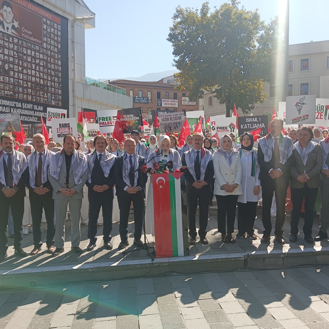 Bursa'da kadınlar 'Gazze İçin Sessiz Çığlık' etkinliğinde buluştu