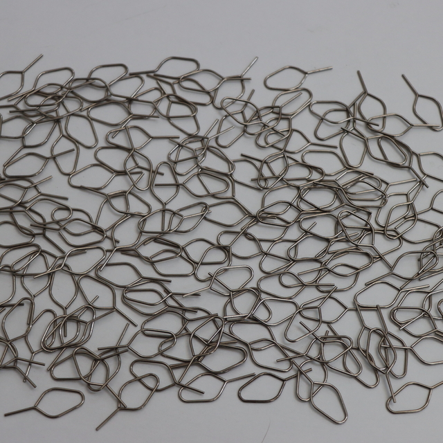 Uluslararası cep telefonu firmasına sim kart çıkarıcı pim üretiyor