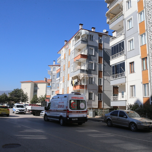 Tokat'ta bir kişi gıda zehirlenmesi şüphesiyle hastaneye kaldırıldı