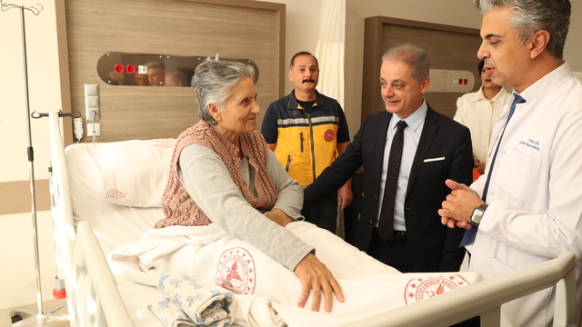 Erzincan'da hastaneden taburcu olanlar 3 yıldır evlerine ücretsiz taşınıyor