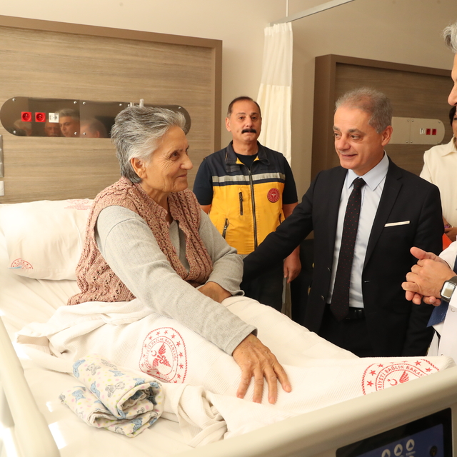 Erzincan'da hastaneden taburcu olanlar 3 yıldır evlerine ücretsiz taşınıyor