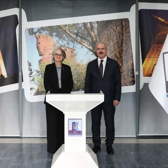 Avustralya Büyükelçisi Vincent, Çanakkale Valisi Toraman'ı ziyaret etti