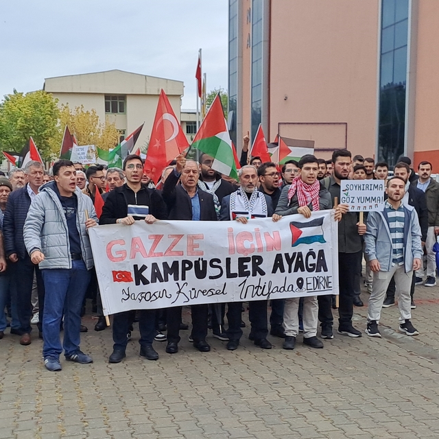 Trakya Üniversitesi'nde "Gazze İçin Umut, İnsanlık İçin Onur Yürüyüşü" düze...