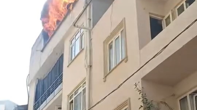 Bursa'da yangın çıkan daire kullanılamaz hale geldi