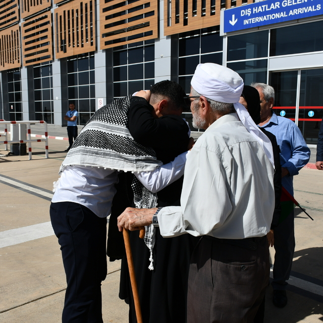 İsrail'in alıkoyduğu Küresel Sumud Filosu aktivistlerinden Batmanlı doktor...