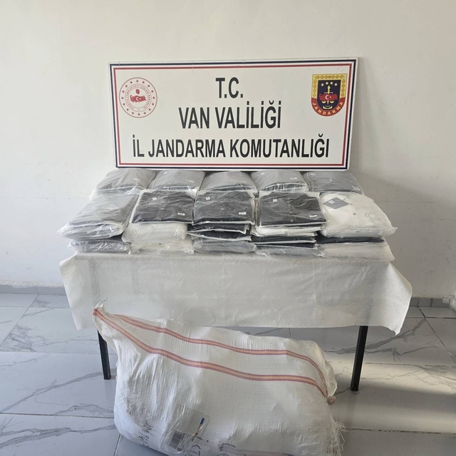 Van'da gümrük kaçağı malzemeler ele geçirildi