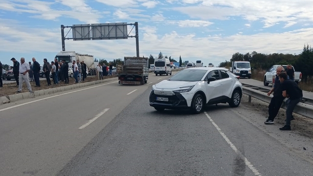 Tekirdağ'daki zincirleme trafik kazasında 3 kişi yaralandı